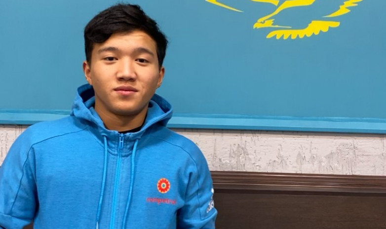 Казахстанец завоевал золото на Кубке мира по тяжёлой атлетике 